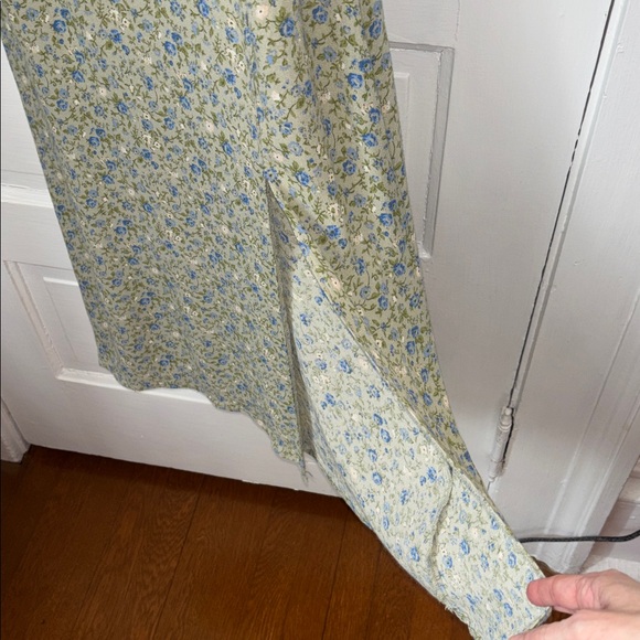 REFORMATION DITSY FLORAL MIDI DRESS - Picture 3 of 7